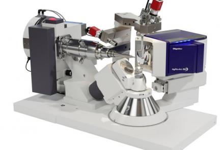 Versatile single crystal X-ray diffractometer